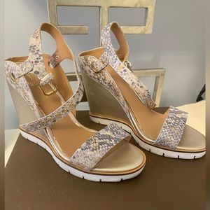 Snake skin sandals with rubber bottoms